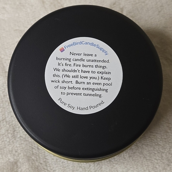 Festivus Soy Wood Wick Candle Brown Sugar and Baked Pastry 4 oz - Picture 4 of 7